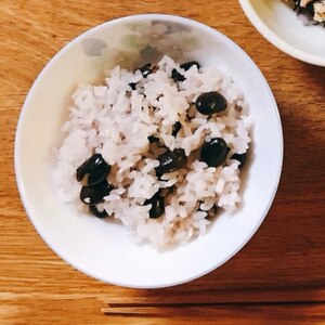 黒豆茶の残りで　黒豆炊き込みご飯